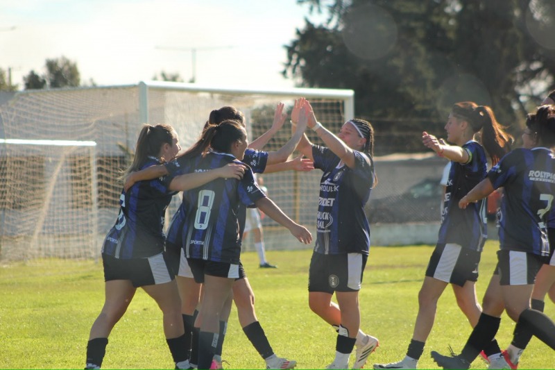 Ciudad gole� a Alumni y sac� una gran ventaja